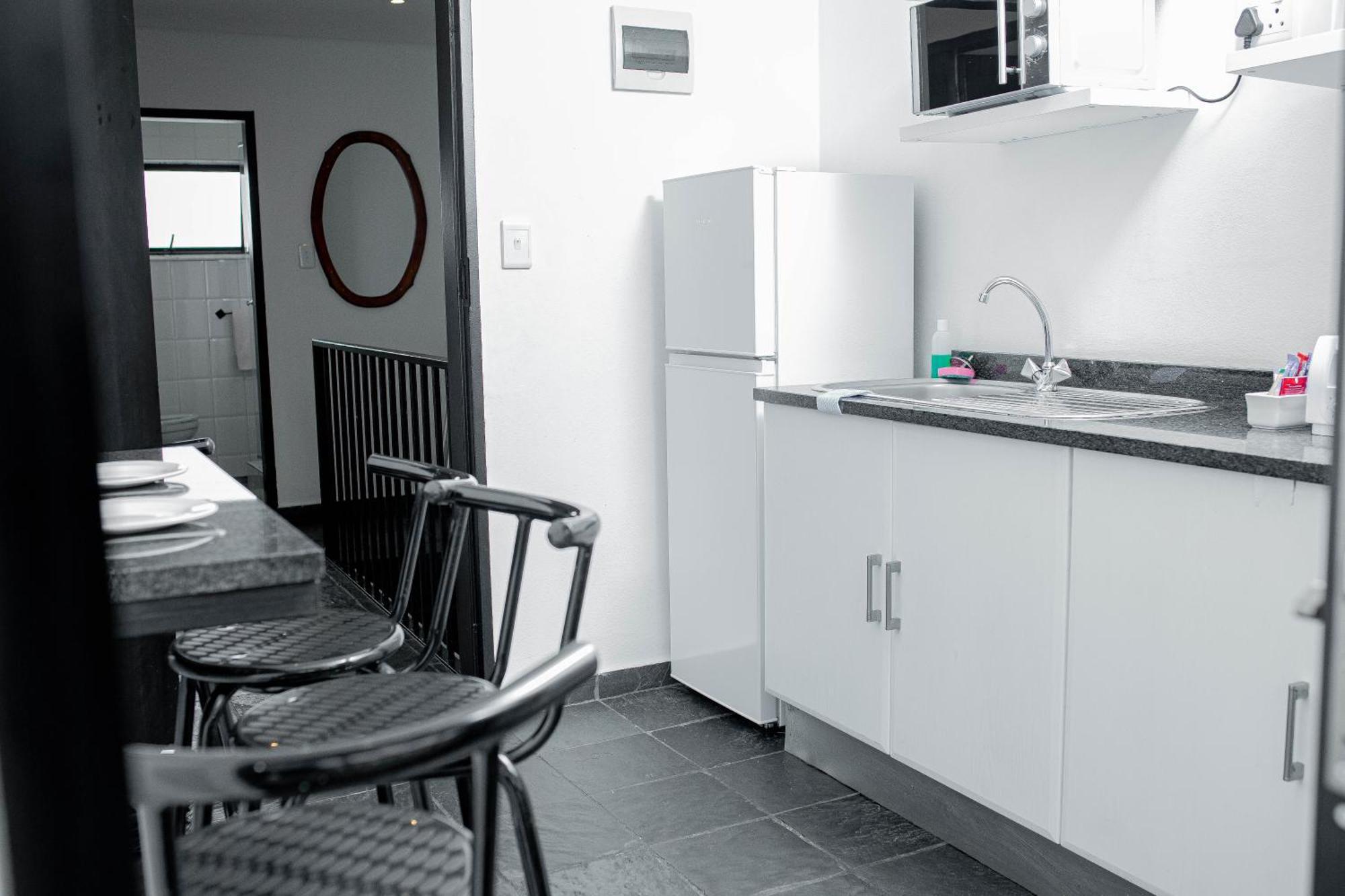 Vetho 1 Apartments OR Tambo Airport Joanesburgo Exterior foto